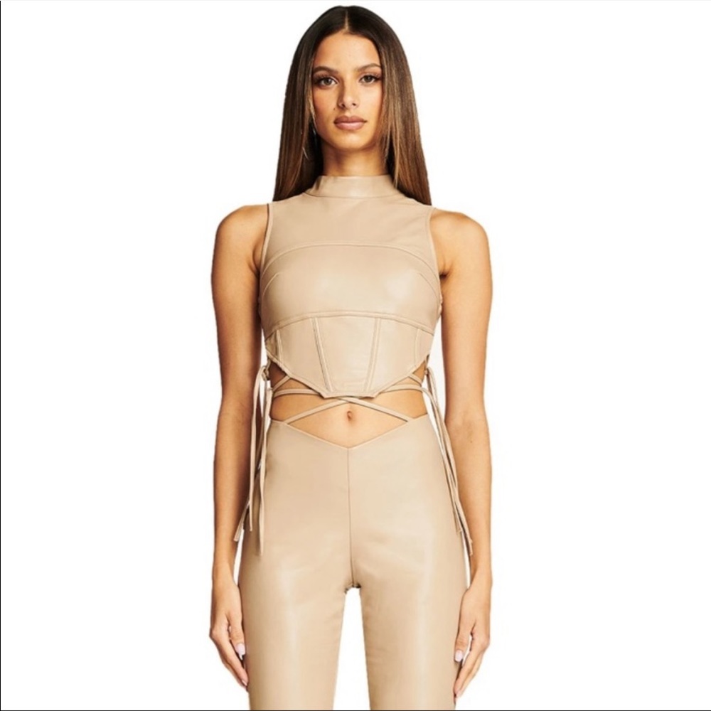I AM GIA Evie beige crop